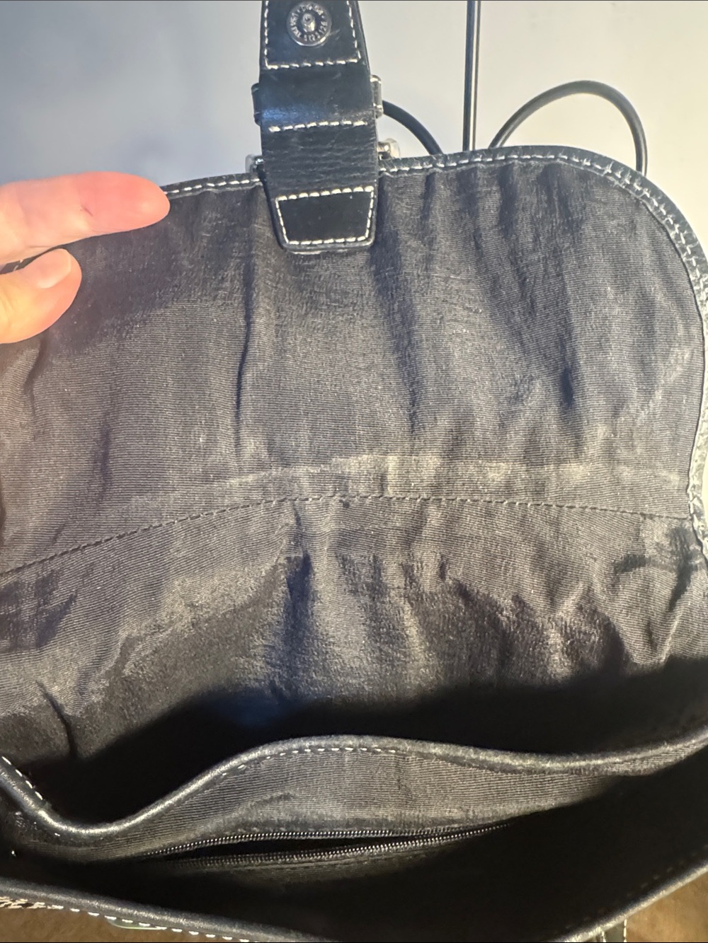 Signature Pattern Crossbody Bag in Black and Gray - Picture 6 of 7